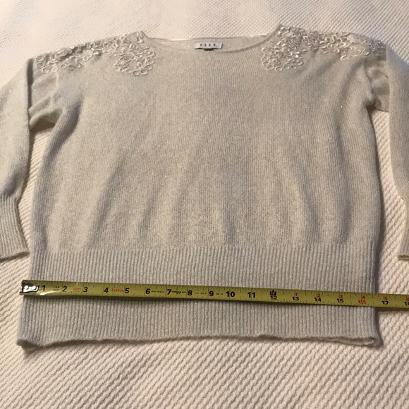 Beautiful ELLE Women’s Sweater - Picture 12 of 13